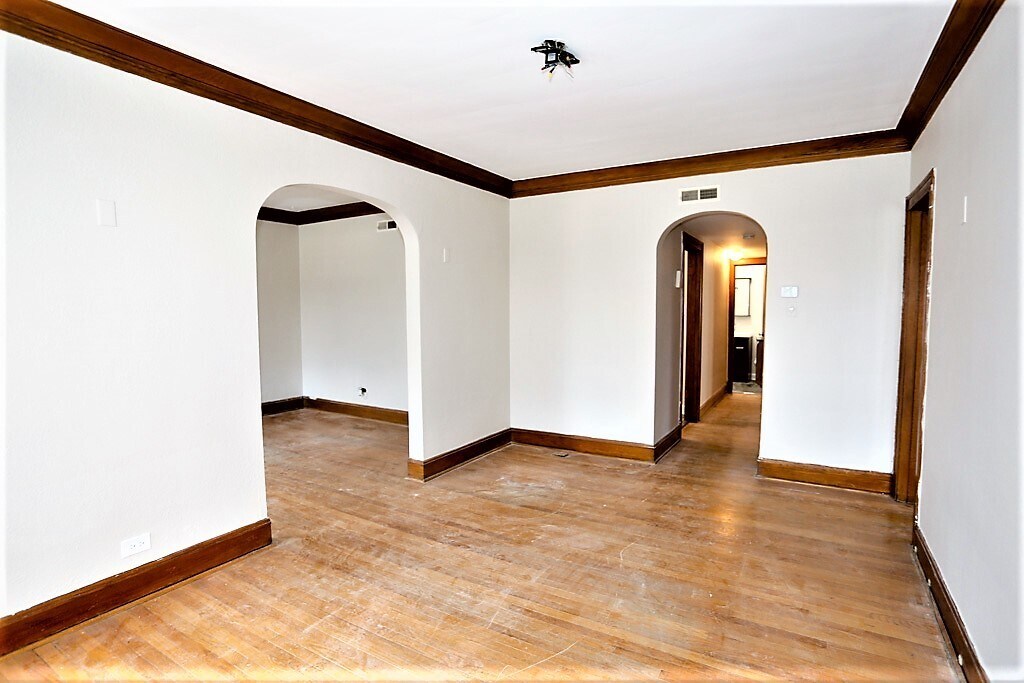 Building Photo - 3844 N Bernard St