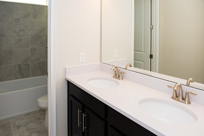 Building Photo - 1547 Bayfront Pk Aly