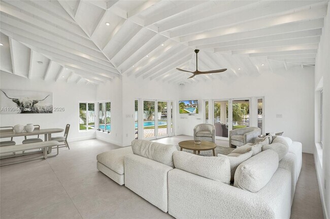 Building Photo - 12478 N Bayshore Dr