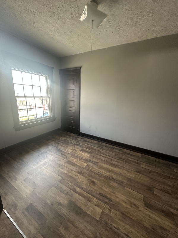 Building Photo - 3802 Poe Ave