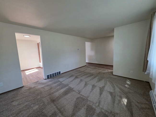Building Photo - 1263-1265 Meadow Ln