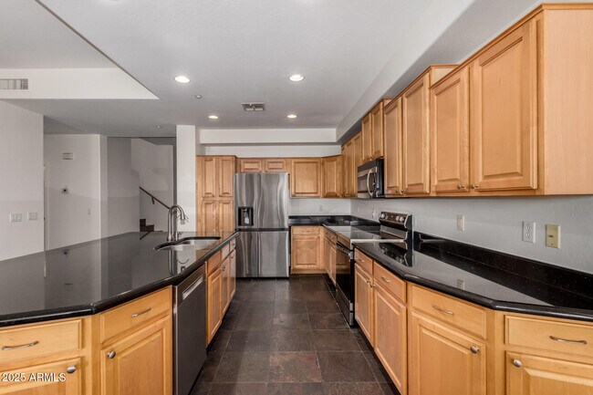 Building Photo - 10573 E Sheena Dr