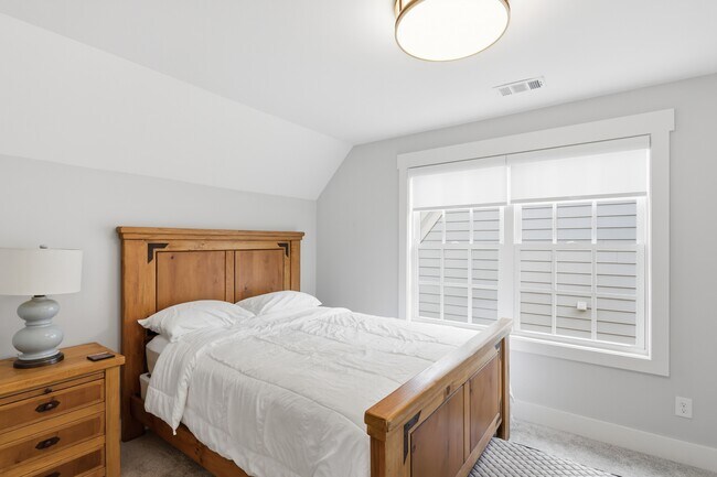 Building Photo - 1000 Fendley St