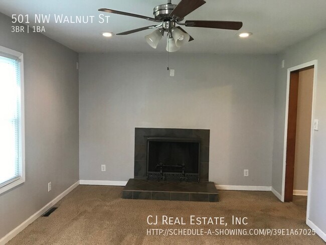 Building Photo - 501 NW Walnut Ct