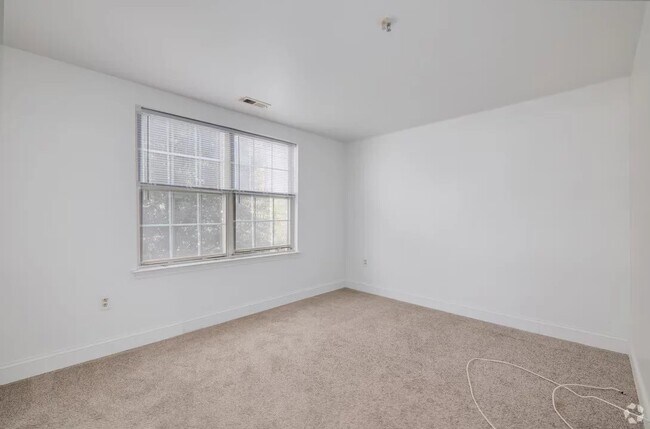 Building Photo - 2101 Reamer Dr