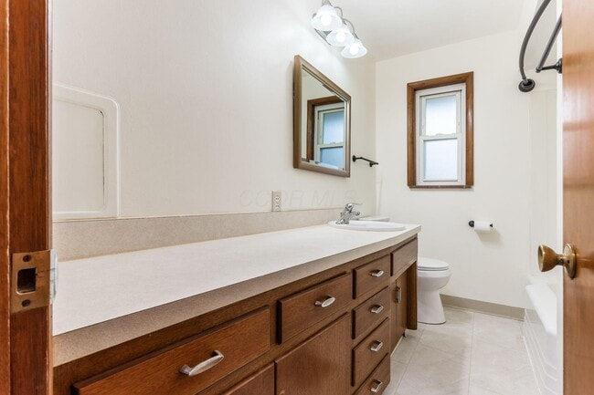 Building Photo - 3070 Lotz Dr