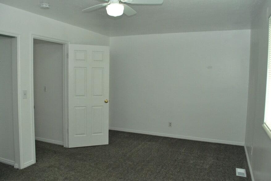 Building Photo - 2954 S 625 W