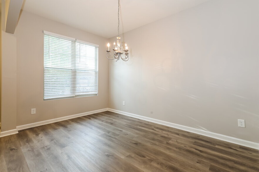 Building Photo - 6596 Woodwell Dr