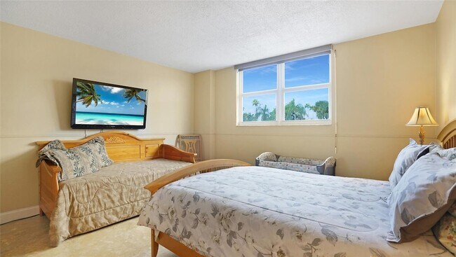 Building Photo - 4250 Galt Ocean Dr