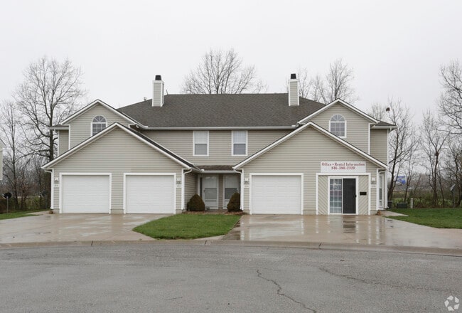 Building Photo - South Gardens Townhomes