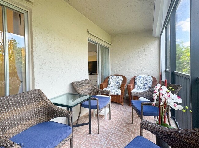 Building Photo - 788 Park Shore Dr