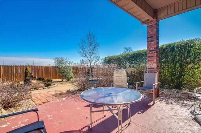 Building Photo - 2705 SW Glenn Ridge Rd