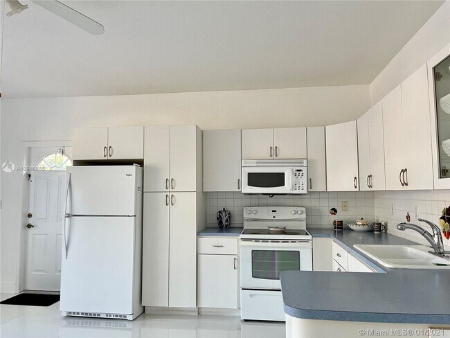 Building Photo - 14180 SW 8th Terrace