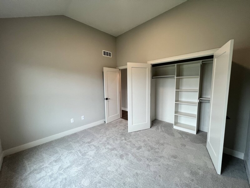 Building Photo - 1401 SW Heartwood Terrace