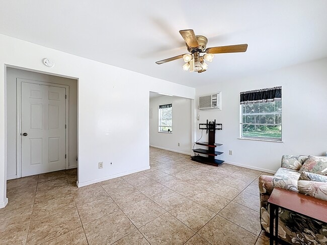 Building Photo - 13810 Co Rd 512