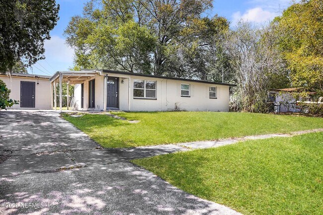 Building Photo - 5829 Ensenada Rd