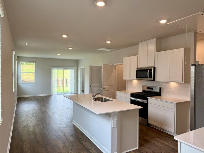 Building Photo - New Legacy Farms Home | Resort-Style Amenities!