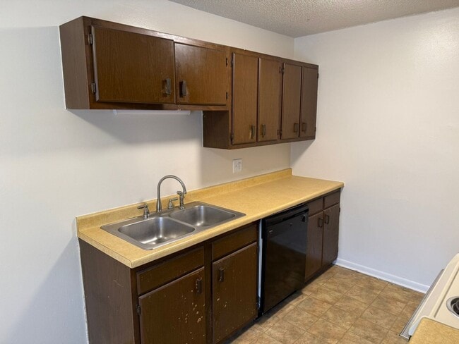 Building Photo - 4409 Bruhin Rd