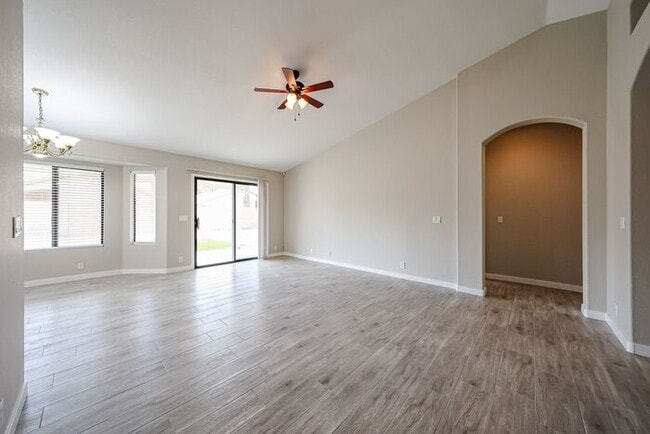 Building Photo - Welcome to this Charming 3 BEDROOM , 2 BAT...