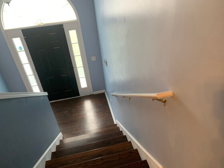 Building Photo - 148 Ridgewood Cir