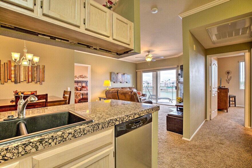 Building Photo - 16013 S Desert Foothills Pkwy