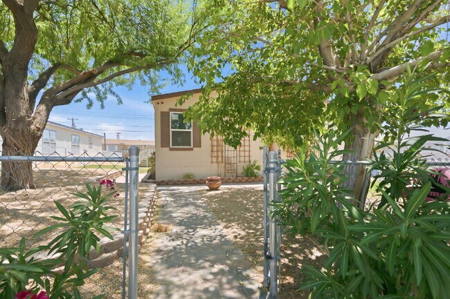 Building Photo - "Spacious 4-Bedroom Oasis with 2 Full Baths on Mount Rainier Ave, Las Vegas – Your Perfect Retrea...