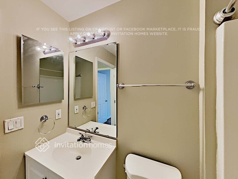 Building Photo - 733 Alto Pl