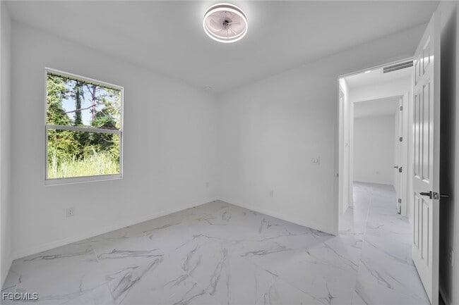 Building Photo - 4308 15th St SW