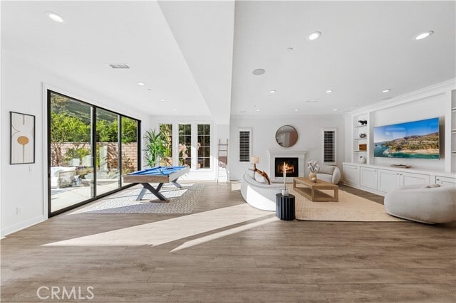 Building Photo - 111 Great Oak