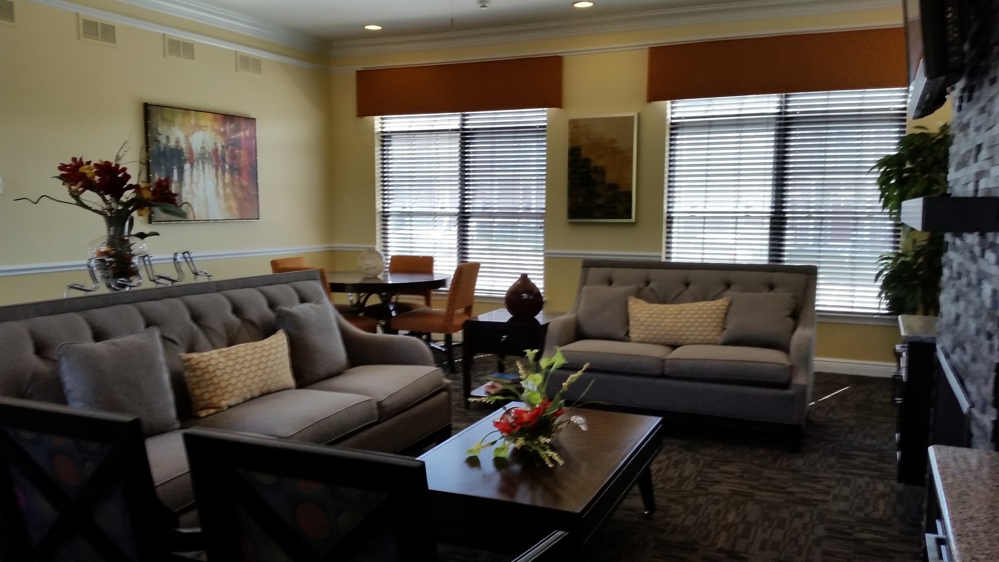 Building Photo - The Regency Club