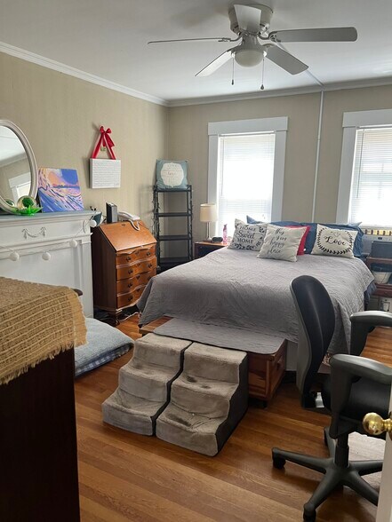 Building Photo - 1 Poole St