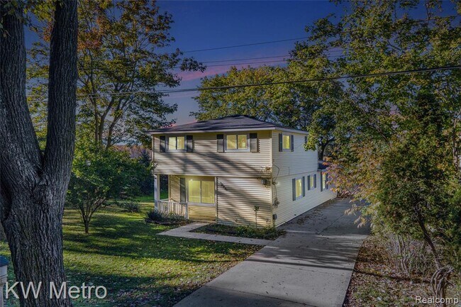 Building Photo - 2416 Shawood Dr