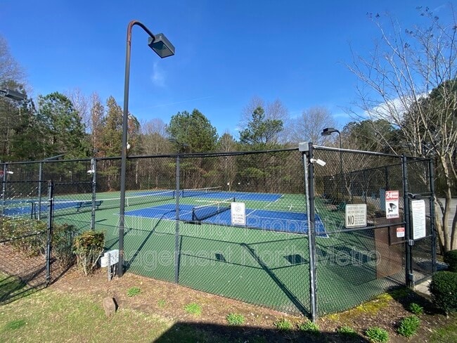 Building Photo - 289 Silver Ridge Dr