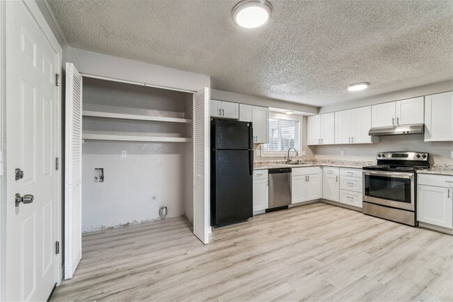 Building Photo - 2107 Airport Ave