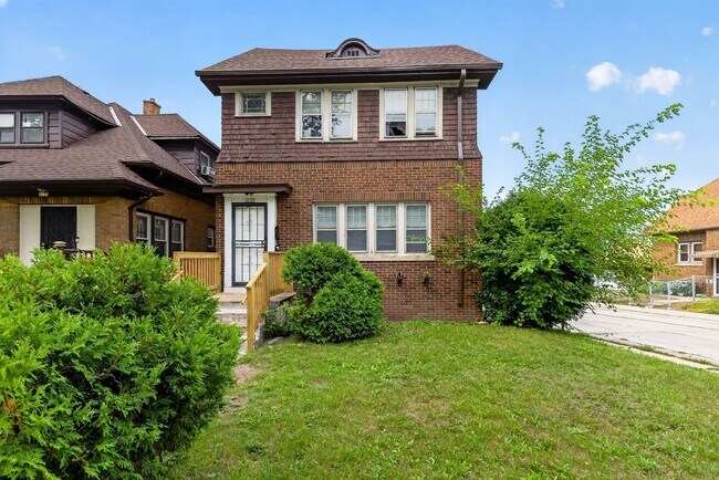 Building Photo - 4139 N 22nd St