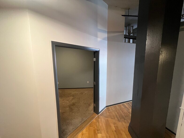 Building Photo - 200 Main St