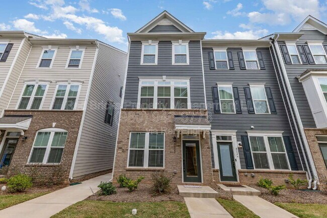 Building Photo - 6122 Cleburne Ct