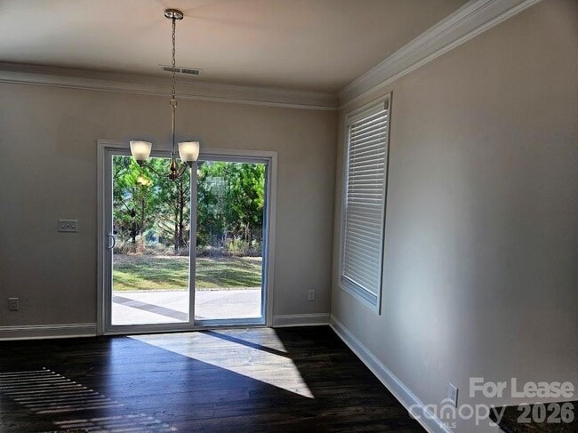 Building Photo - 1127 Walbury Hl