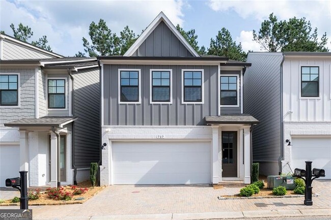 Primary Photo - 717 Stickley Oak Way
