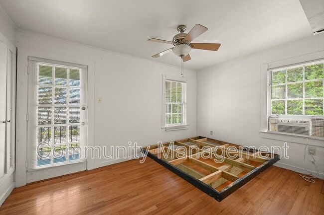 Building Photo - 3408 Wilshire Dr