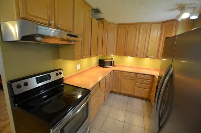 Building Photo - West Feliciana School District! 3 bedroom, 1.5 bath home in coveted Audubon Hills Subdiv