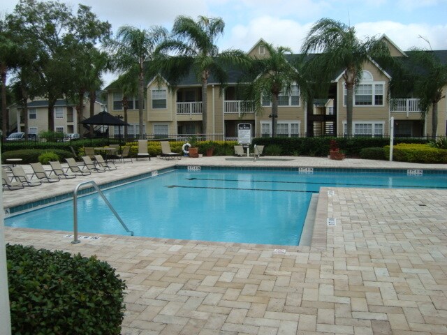 Building Photo - 1st Floor 2br/2ba Metrowest Condo with Pri...