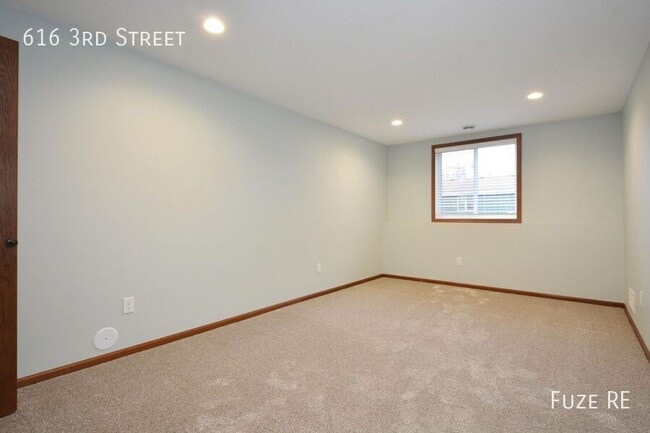 Building Photo - 616 N 3rd St