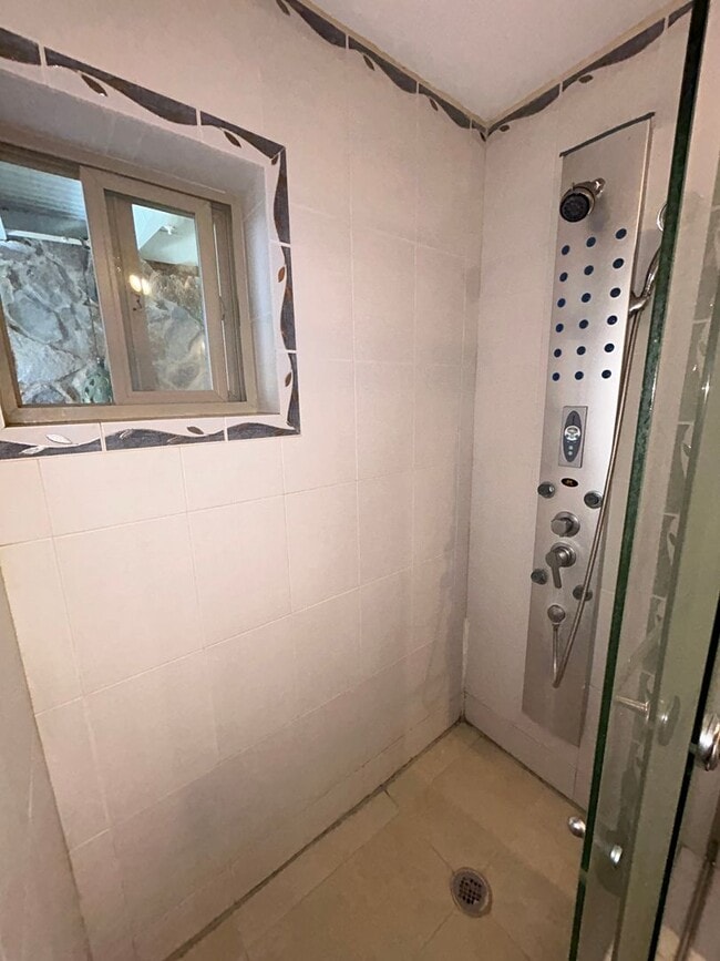 Building Photo - Hawaii living at its best.  Beautiful Kaneohe Bay front.