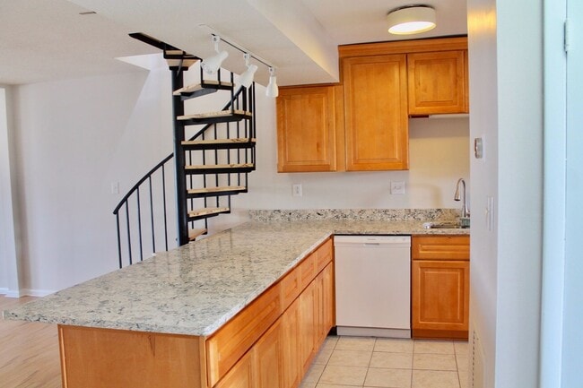 Building Photo - For Rent! Right on the Lynnhaven Inlet!