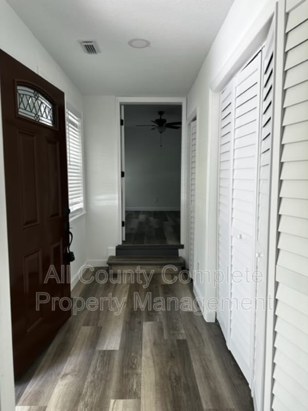 Building Photo - 7616 Lueders Ave