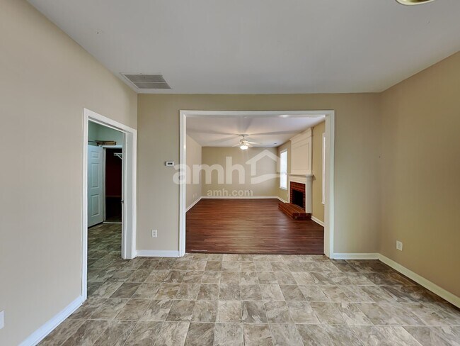 Building Photo - 9740 Lakemoore Cv