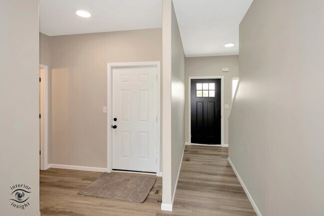 Building Photo - 1317 Sioux Turn