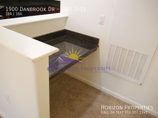 Building Photo - 1900 Danbrook Dr