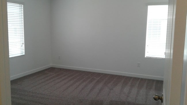 Building Photo - 444 S Fox Chase Ln